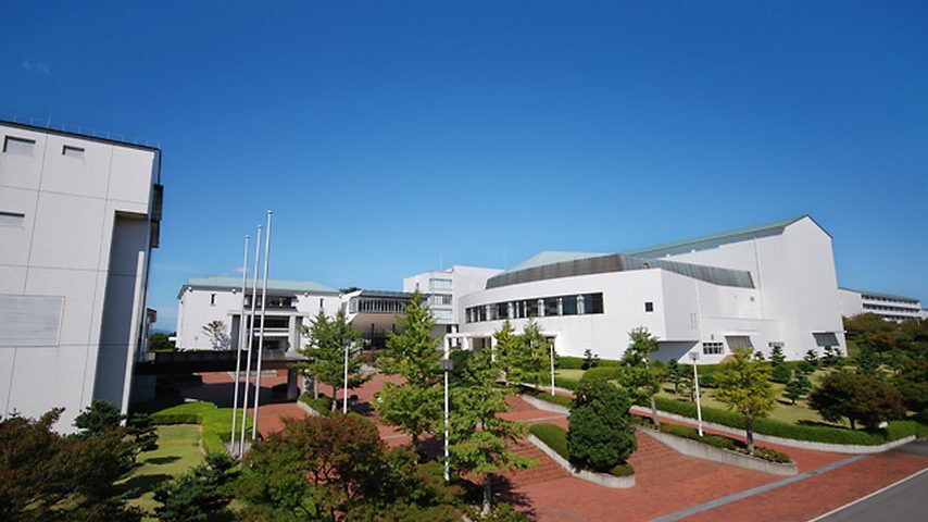 医療創生大学 school banner