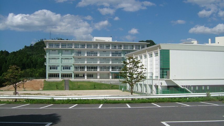 鳥取看護大学 school banner