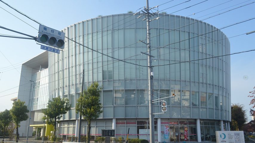 同朋大学 school banner
