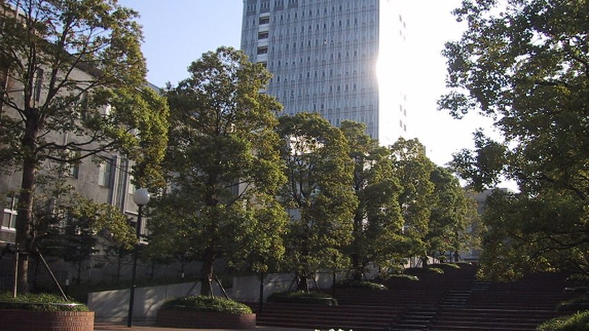 東洋大学 school banner