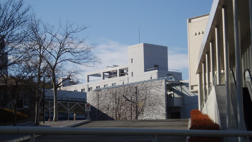 神戸芸術工科大学 school banner