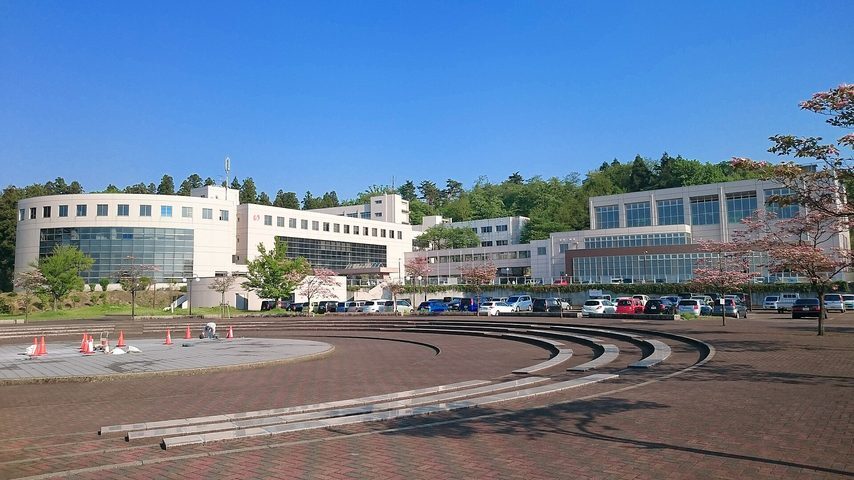長岡大学 school banner