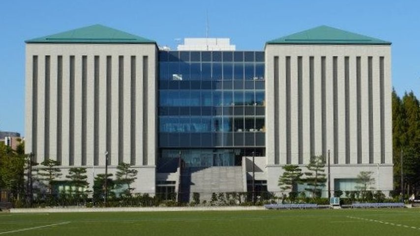 獨協大学 school banner