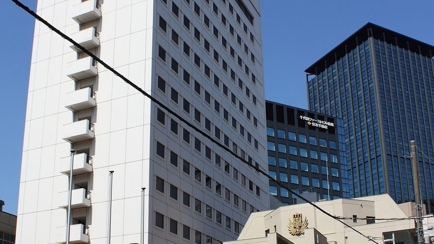 専修大学 school banner