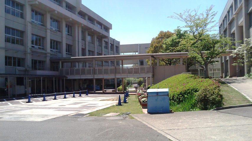 名古屋産業大学 school banner