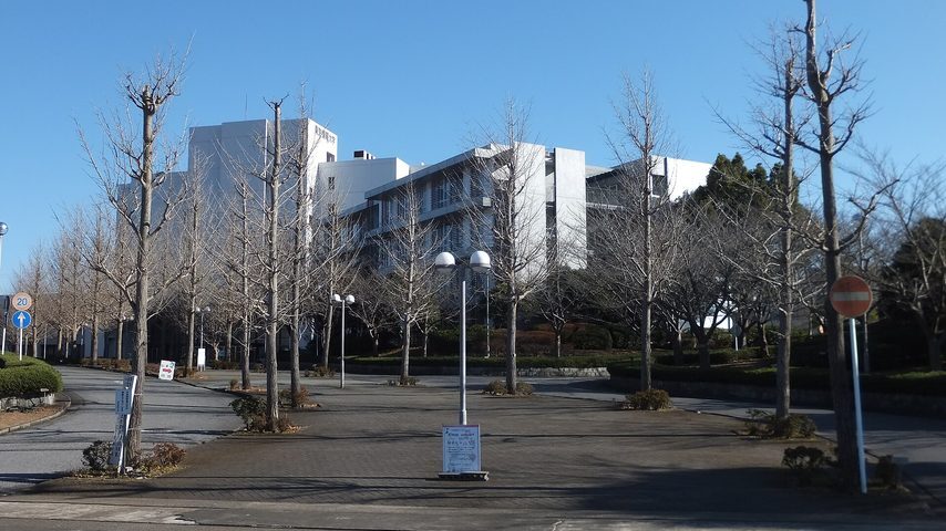 東京情報大学 school banner