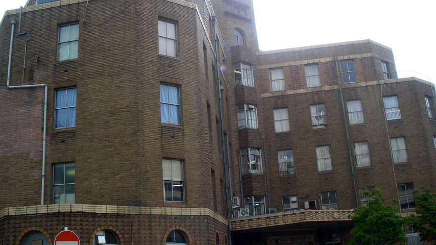 東京女子医科大学 school banner