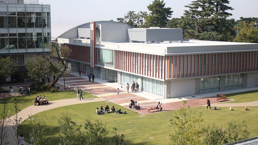 高千穂大学 school banner