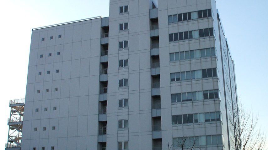 中央学院大学 school banner