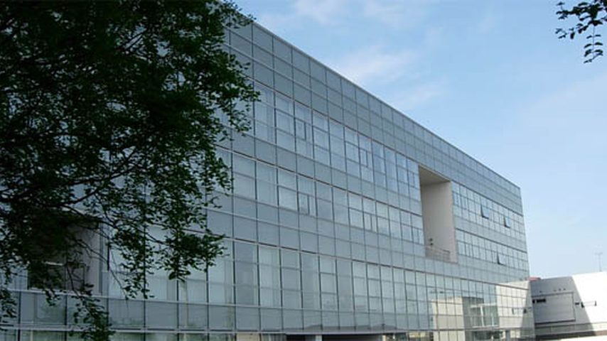前橋工科大学 school banner