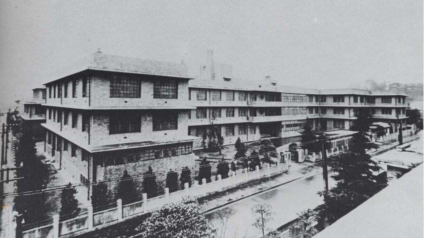 東京慈恵会医科大学 school banner