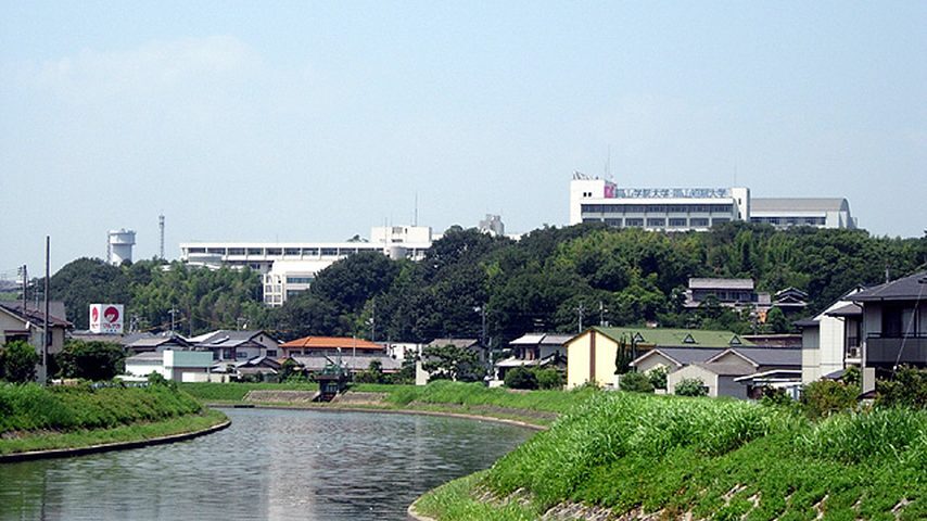 岡山学院大学 school banner
