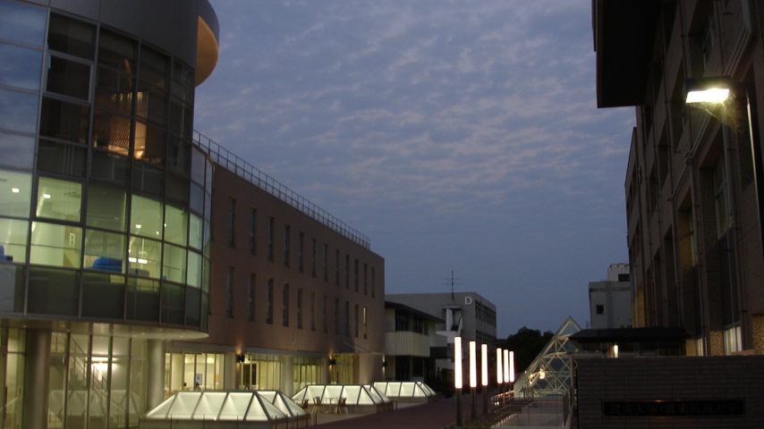 就実大学 school banner