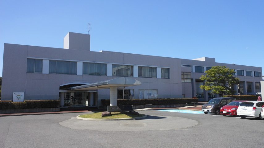 四日市大学 school banner