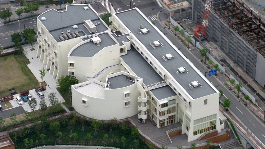 森ノ宮医療大学 school banner